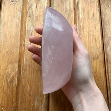 Load image into Gallery viewer, Rose quartz bowl
